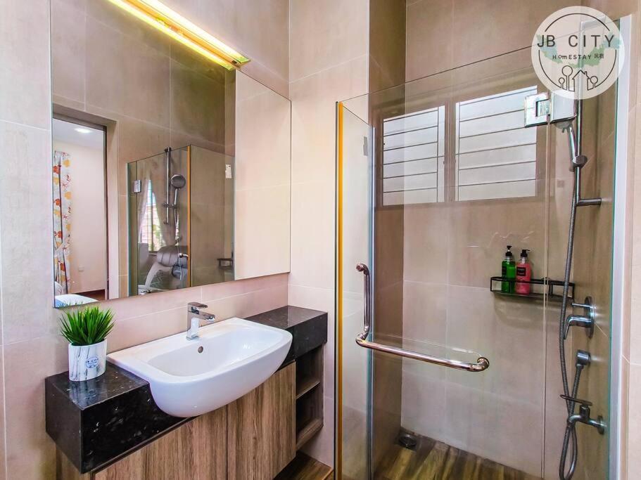 Serene Hill Tropical By Jbcity Holiday home *