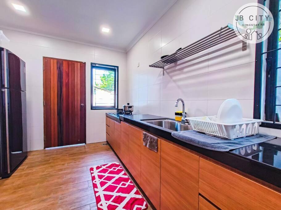 Serene Hill Tropical By Jbcity *
